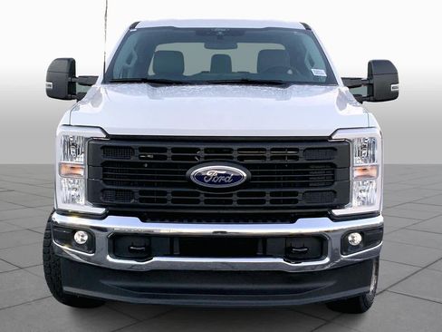 Used 2025 Ford F250 XL w/ XL Chrome Package image 3