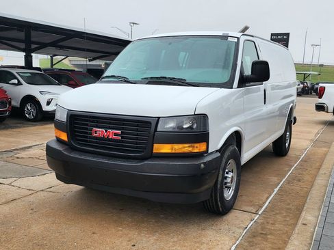 New 2026 GMC Savana 2500 RWD image 8
