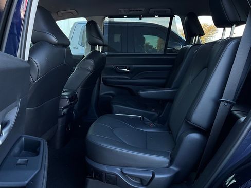 Used 2025 Toyota Grand Highlander FWD image 12