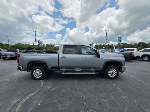 Used 2025 Chevrolet Silverado 2500 LT w/ Convenience Package AWD/4WD image 7