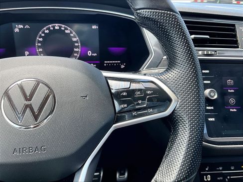 Used 2023 Volkswagen Tiguan SE R-Line image 24