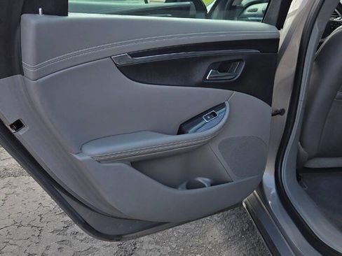 Used 2017 Chevrolet Impala LT w/ Leather Package image 10