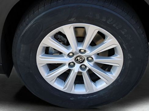 Certified 2024 Toyota Grand Highlander AWD image 2