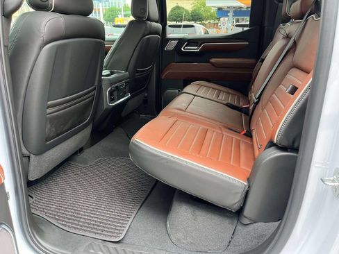 Used 2026 GMC Sierra 1500 Denali Ultimate AWD/4WD image 17