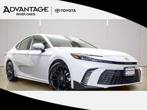 Certified 2025 Toyota Camry SE image 1