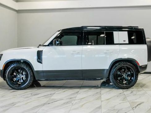 Used 2021 Land Rover Defender 110 SE AWD/4WD image 17