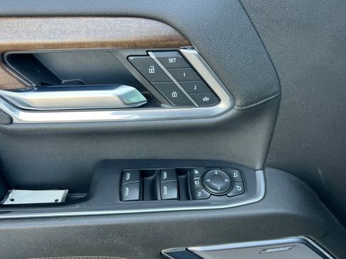 Used 2024 Chevrolet Silverado 2500 High Country w/ Technology Package image 11