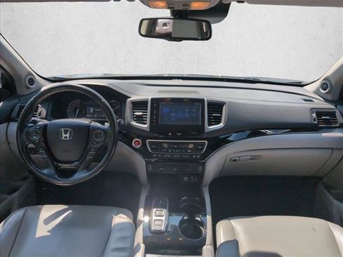 Used 2017 Honda Pilot Touring image 20