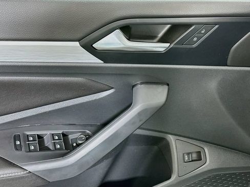 Certified 2025 Volkswagen Jetta Sport FWD image 18