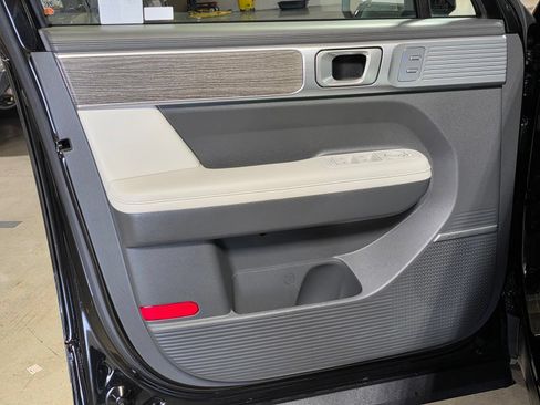 Certified 2025 Hyundai Santa Fe Limited FWD image 21