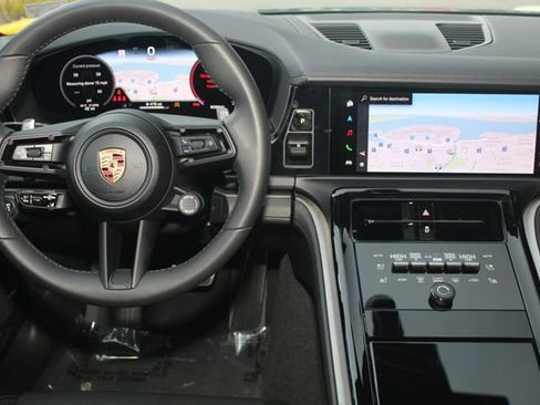 New 2025 Porsche Panamera 4 image 6