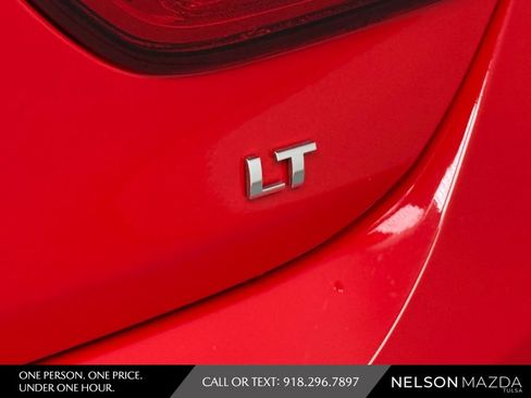 Used 2018 Chevrolet Cruze LT w/ Convenience Package FWD image 17