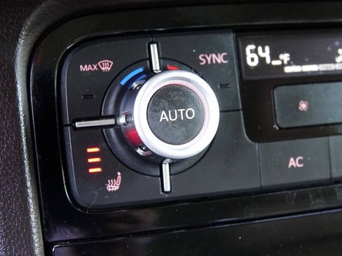 Used 2012 Volkswagen Touareg Sport AWD/4WD image 44