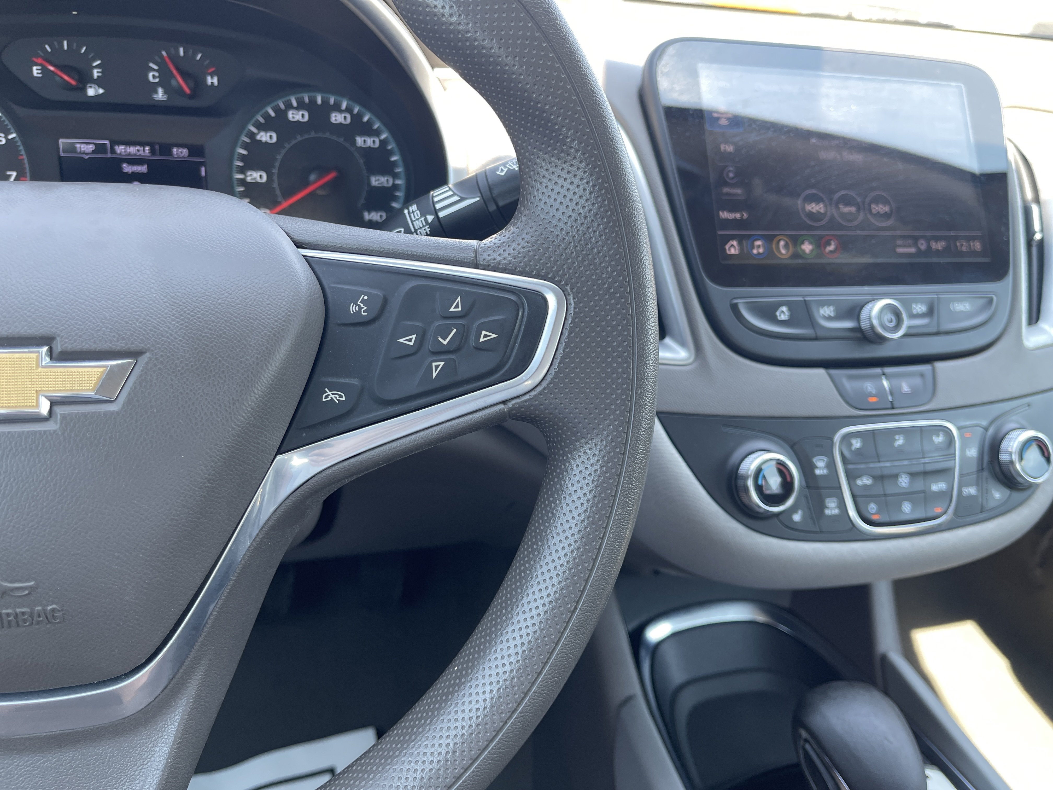 Used 2022 Chevrolet Malibu LT FWD image 16