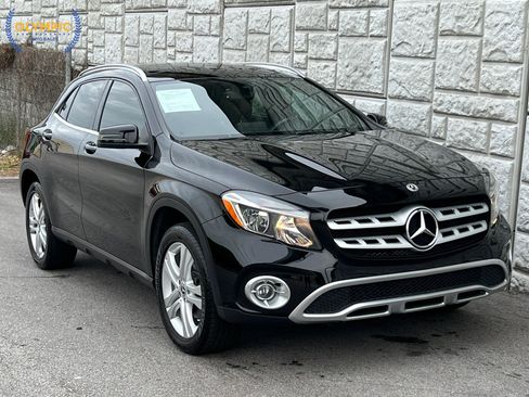 Used 2019 Mercedes-Benz GLA 250 4MATIC w/ Premium Package image 3