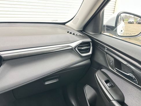 Used 2025 Chevrolet TrailBlazer LT image 35