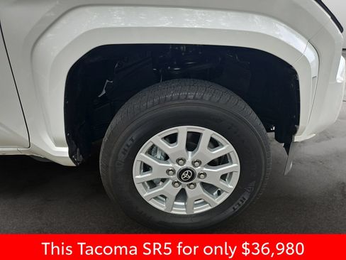 Used 2024 Toyota Tacoma SR5 AWD/4WD image 41