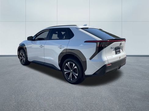 Used 2023 Toyota bZ4X XLE image 7