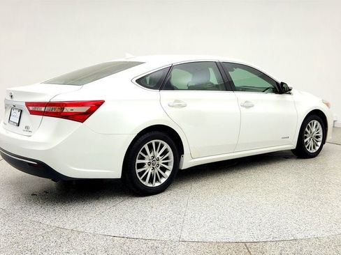 Used 2018 Toyota Avalon Limited FWD image 5