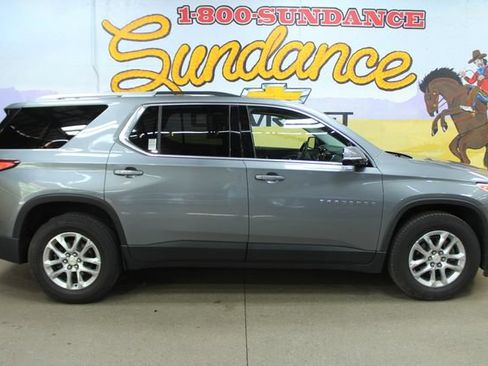 Used 2018 Chevrolet Traverse LT FWD image 1