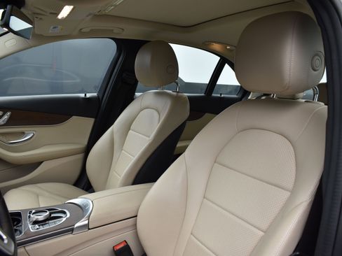 Used 2021 Mercedes-Benz C 300 4MATIC Sedan image 11