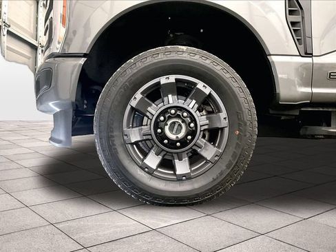 Used 2024 Ford F250 Lariat w/ Sport Appearance Package AWD/4WD image 8