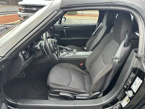 Used 2014 MAZDA MX-5 Miata Club image 15