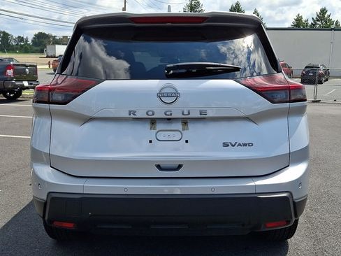 Used 2024 Nissan Rogue SV AWD/4WD image 5