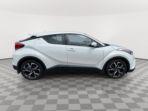 Used 2018 Toyota C-HR XLE FWD image 7