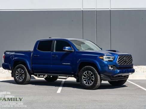 Used 2022 Toyota Tacoma TRD Sport w/ TRD Premium Sport Package image 14