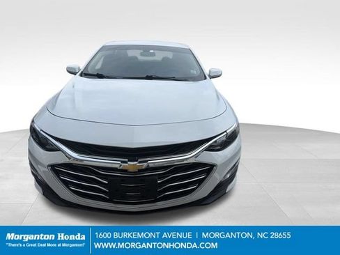 Used 2022 Chevrolet Malibu LT w/ Leather Package FWD image 2