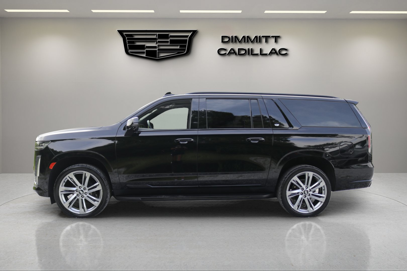 Used 2023 Cadillac Escalade ESV Premium Luxury AWD/4WD image 8