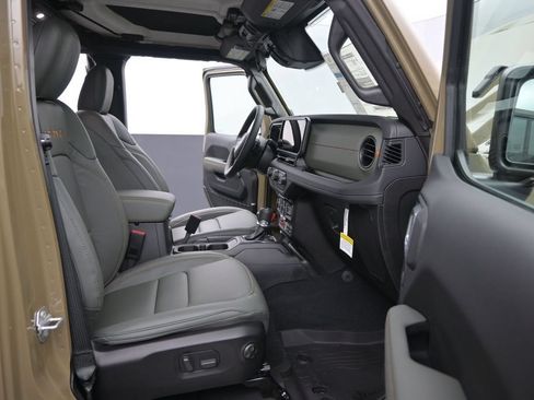 New 2026 Jeep Gladiator Mojave AWD/4WD image 18