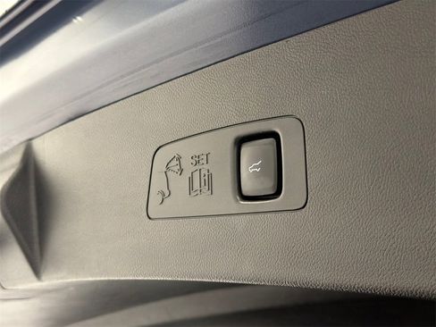 Used 2022 Lincoln Corsair AWD w/ Equipment Group 101A image 8