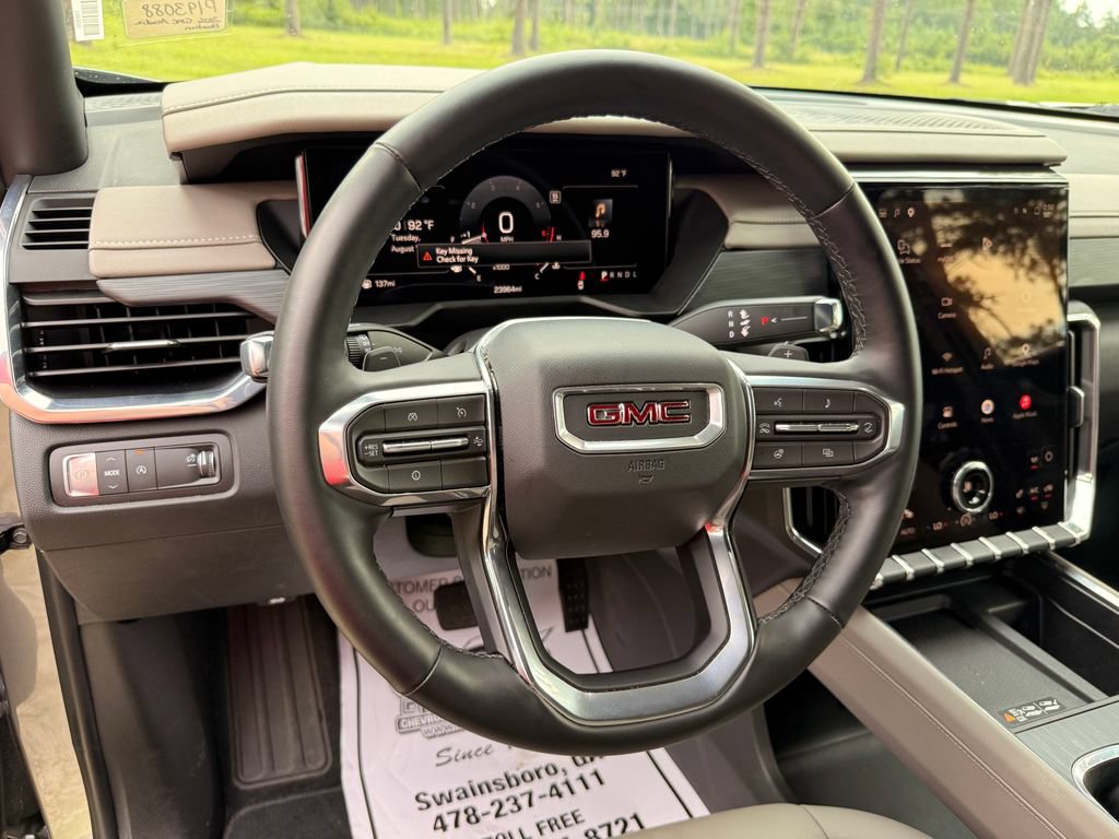 Used 2026 GMC Acadia Elevation w/ Elevation Premium Package FWD image 16