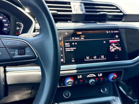 Certified 2023 Audi Q3 2.0T Premium w/ Convenience Package AWD/4WD image 27