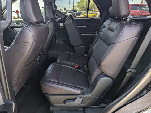 Certified 2026 Ford Explorer Platinum AWD/4WD image 9