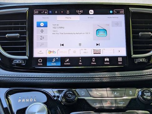 New 2026 Chrysler Pacifica Limited w/ S Appearance Package AWD/4WD image 12