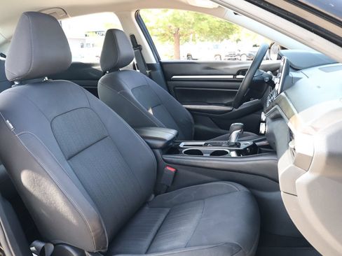 Used 2023 Nissan Altima 2.5 SV FWD image 28