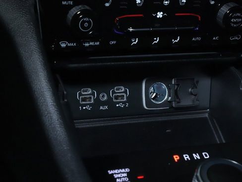 Used 2025 Jeep Grand Cherokee Limited w/ Luxury Tech Group II AWD/4WD image 27