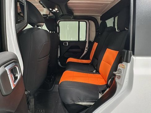 Used 2022 Jeep Gladiator Mojave w/ Cold Weather Group image 11