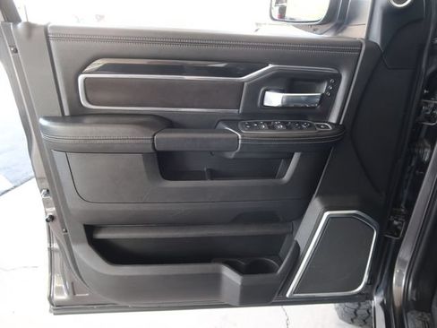 Used 2022 RAM 2500 Laramie AWD/4WD image 17
