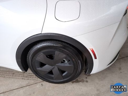 Used 2025 Toyota Prius LE image 12