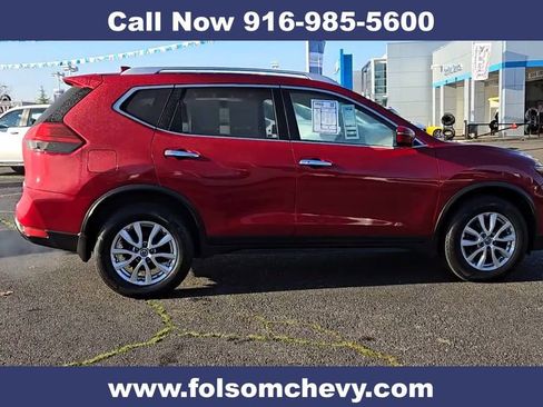 Used 2017 Nissan Rogue SV image 11