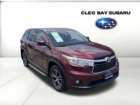 Used 2016 Toyota Highlander XLE FWD image 1