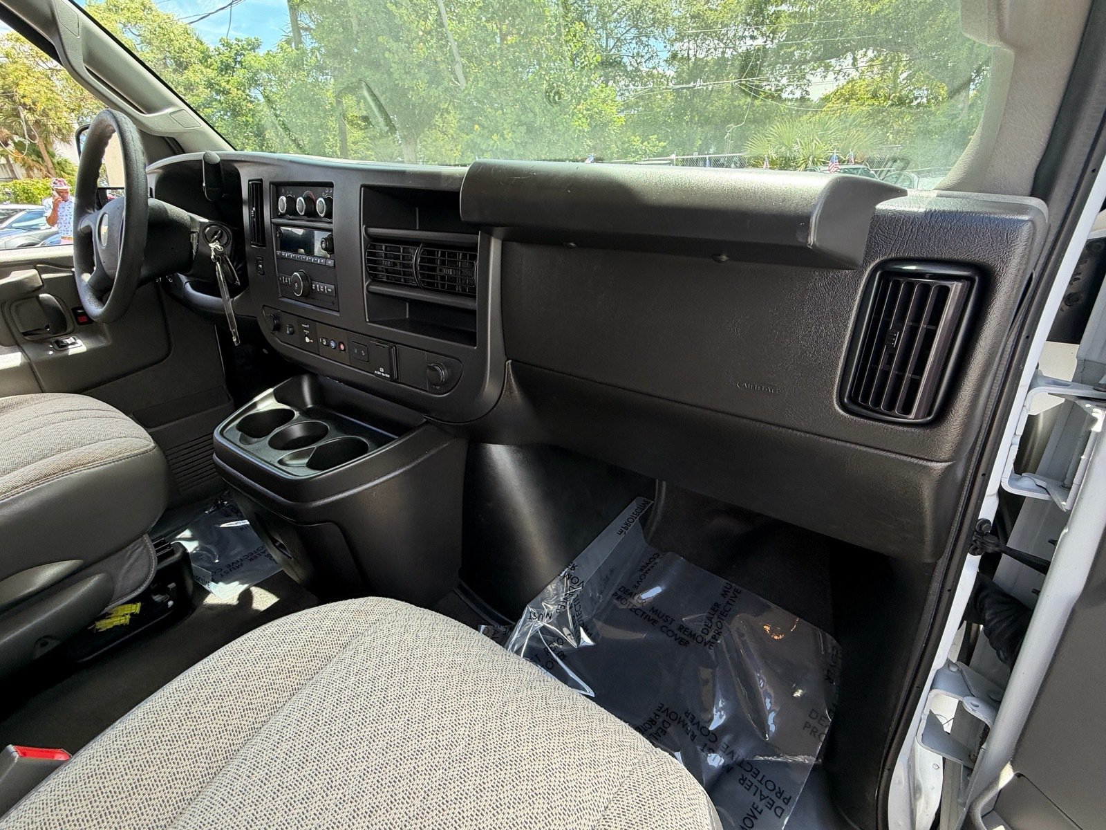 Used 2024 Chevrolet Express 3500 LT w/ LT Preferred Equipment Group RWD image 12