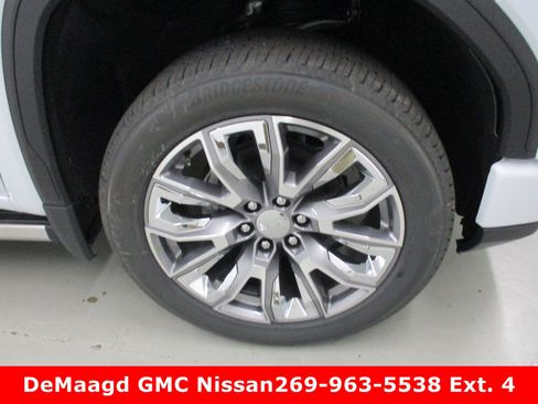 New 2026 GMC Sierra 1500 Denali w/ Denali Reserve Package image 4