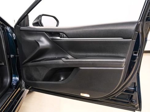 Used 2019 Toyota Camry XSE FWD image 42