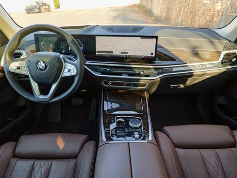 Used 2024 BMW X7 xDrive40i w/ Climate Comfort Package AWD/4WD image 45