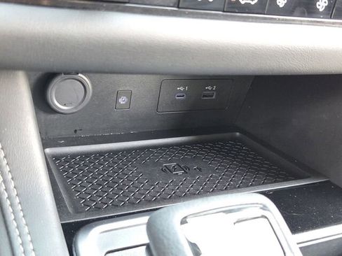 Used 2024 Nissan Pathfinder Platinum FWD image 27